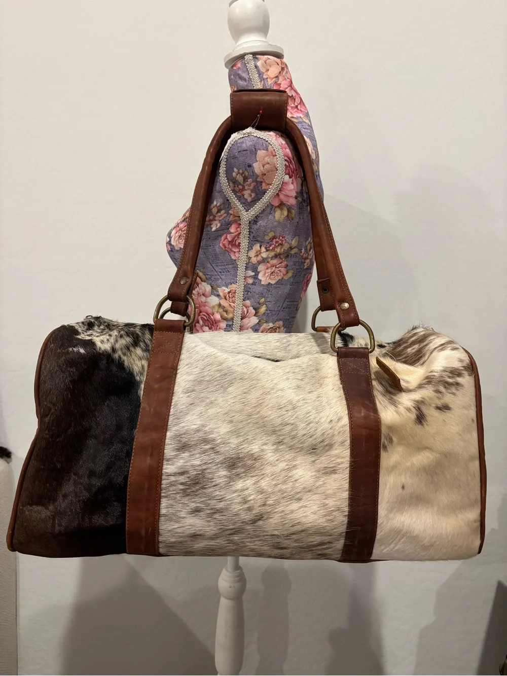Genuinos Olmos Mexican Leather and Cowhide Travel Duffle Bag